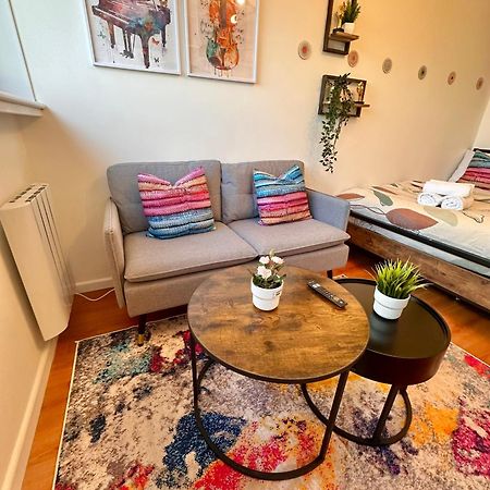 B - Newley Renovated Private Self-Contained Room In A Shared Apartment In Birmingham City Centre Buitenkant foto