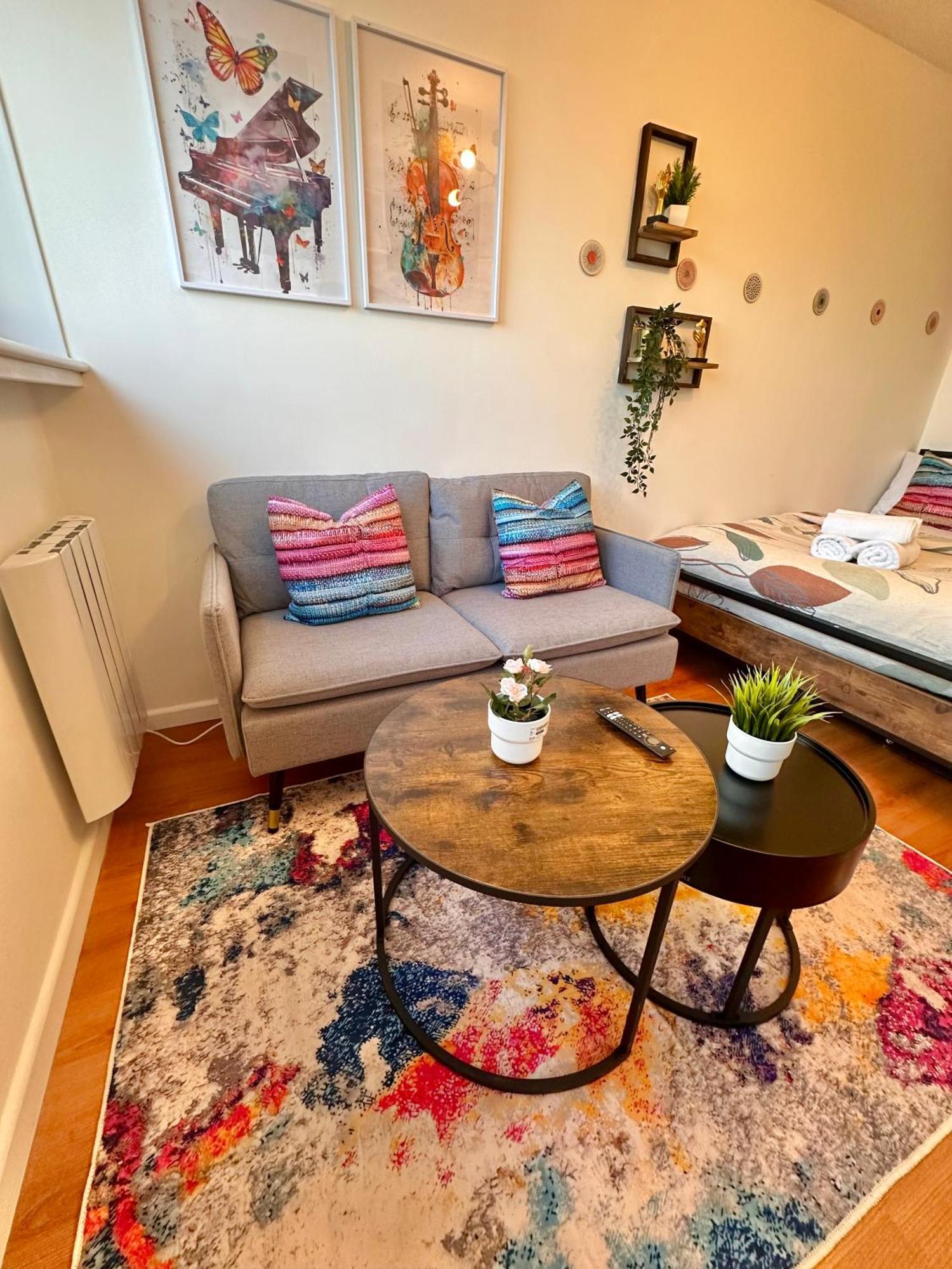 B - Newley Renovated Private Self-Contained Room In A Shared Apartment In Birmingham City Centre Buitenkant foto