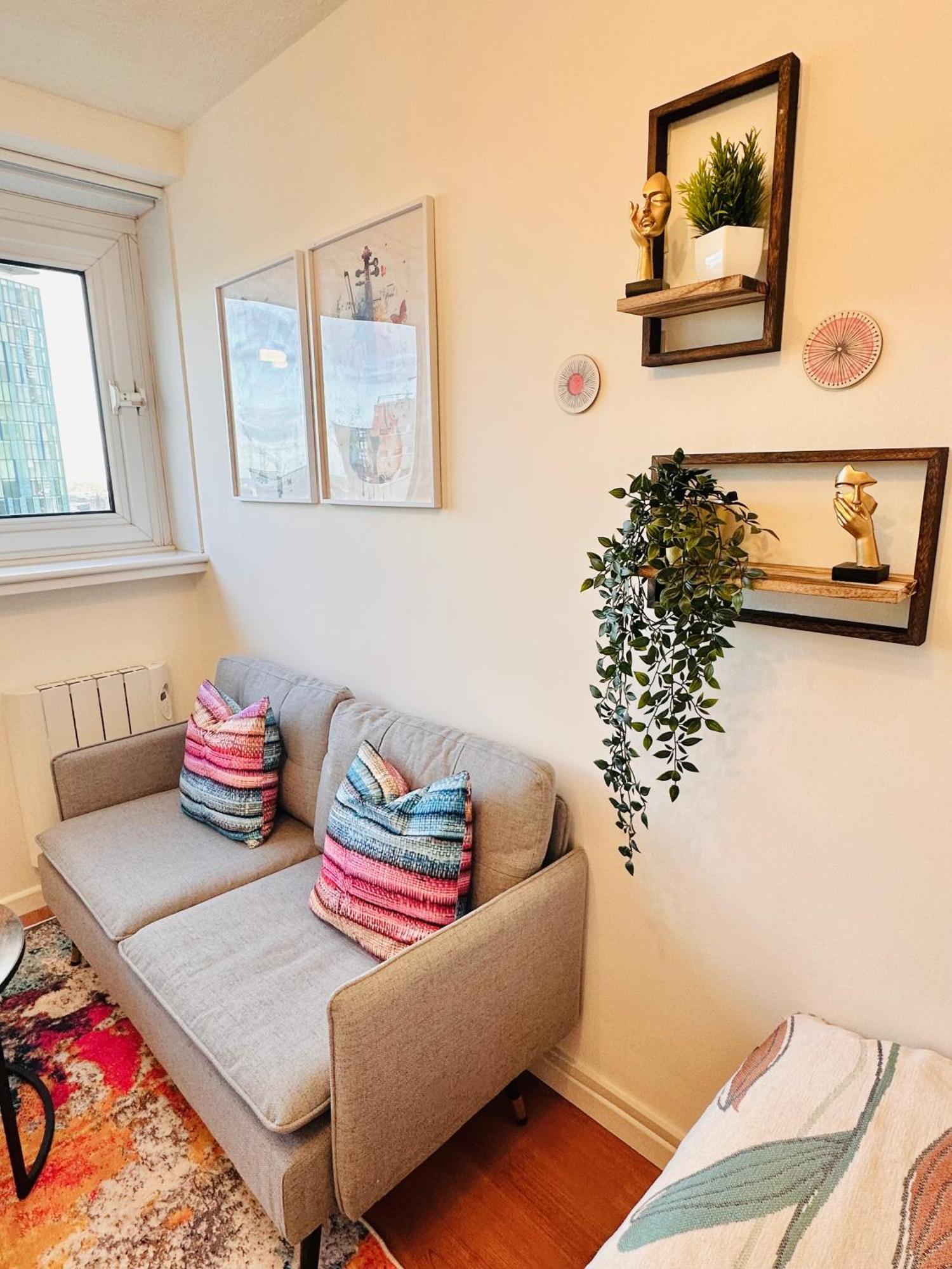 B - Newley Renovated Private Self-Contained Room In A Shared Apartment In Birmingham City Centre Buitenkant foto