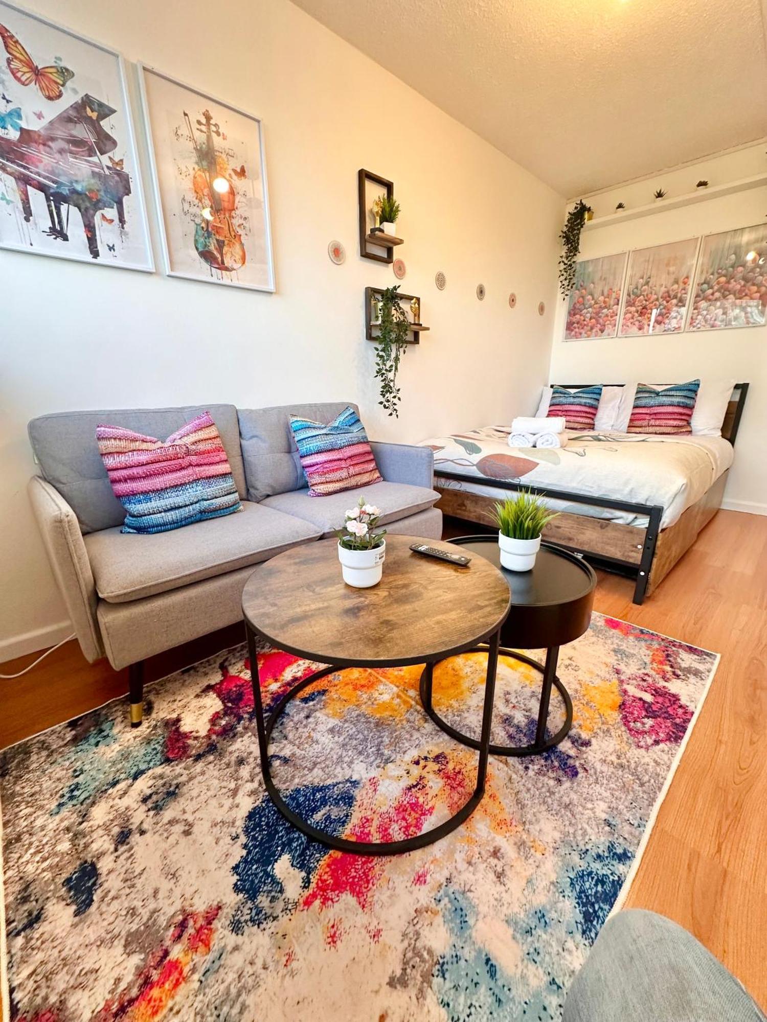 B - Newley Renovated Private Self-Contained Room In A Shared Apartment In Birmingham City Centre Buitenkant foto
