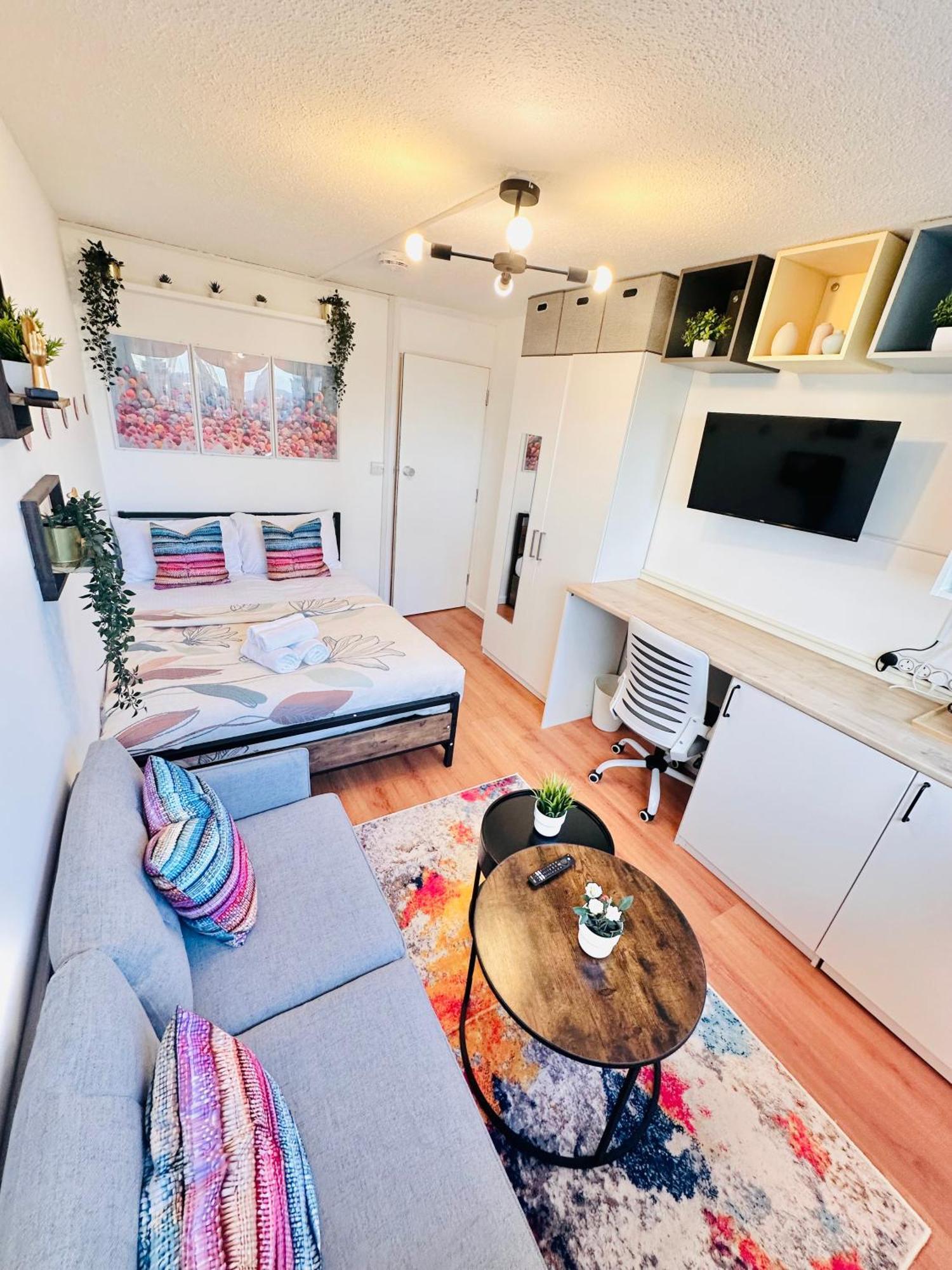 B - Newley Renovated Private Self-Contained Room In A Shared Apartment In Birmingham City Centre Buitenkant foto